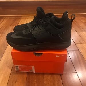 Nike FLY.BY LOW II NBK Mens size 9.5 Black NEW